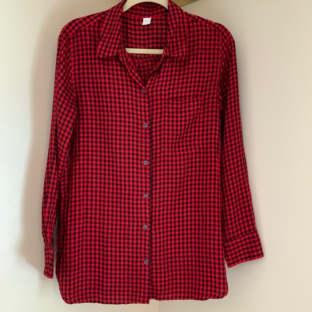 Old Navy Red Black L Plaid Long Sleeve button down shirt Alpine Outdoor Scandi